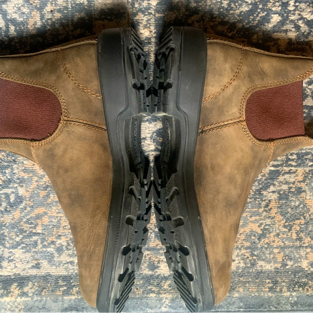 Blundstone boots women's size 8-8.5 US
